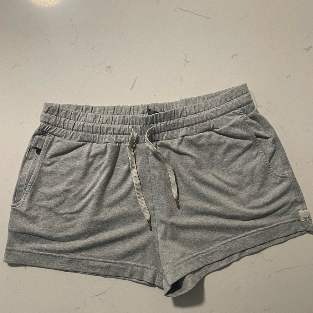 Vuori Halo Performance Short Gray Heather